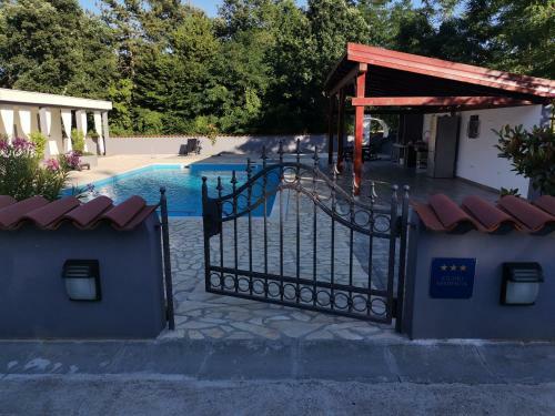 Two Studio Apartmans Whit Big Pool