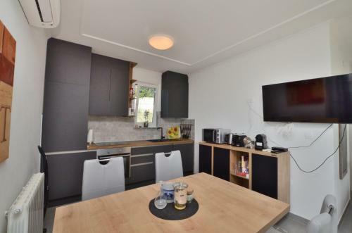 New Apartment With Terrace And Sea View 1