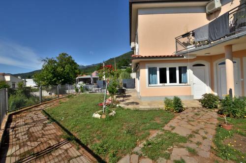New Apartment With Terrace And Sea View 1
