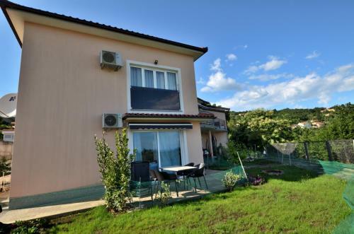 New Apartment With Terrace And Sea View 1