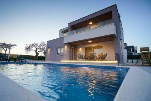 Beautiful Villa Manimm