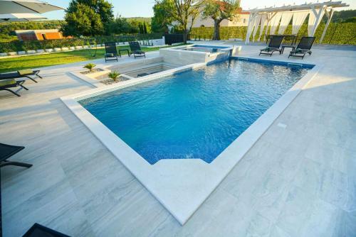 Beautiful Villa Manimm