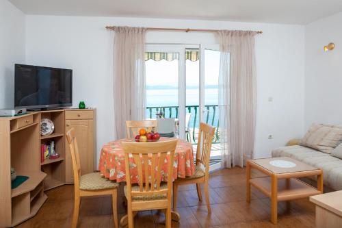 Apartments Waterfront Ivan 2