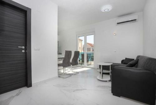 Apartments Ivan - Heated Pool