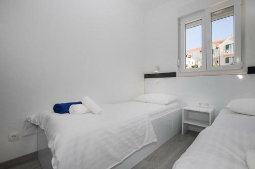 Apartments Ivan - Heated Pool