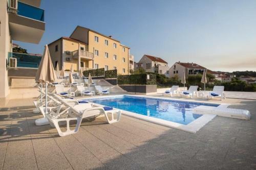 Apartments Ivan - Heated Pool