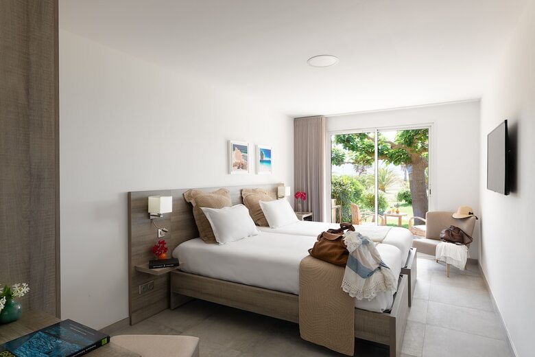 Hotel Marina Di Lava
