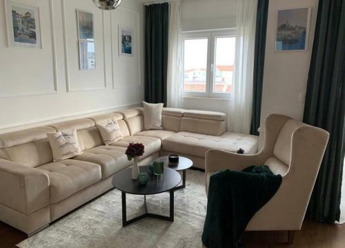 Beautiful Apartment With Sea View For 5 People