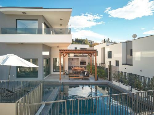Apartamento Luxury Villa With Pool Sea View And Servants Apt