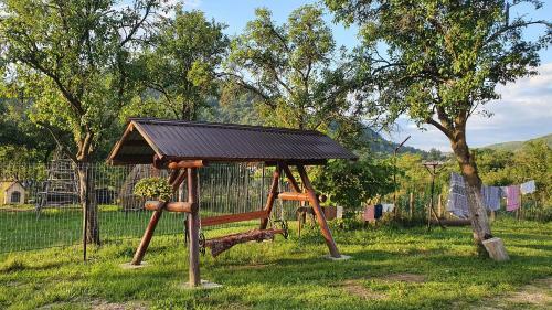 Agroturismo Cazare La Ferma Crinei