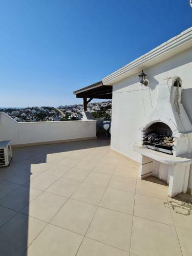 Summer Villa With Four Bedroom Three Bathroom Two Garden ???? ???? ????? ?? ???? ???? ? ???? ???? ? ??????? ?? ?????? ?????