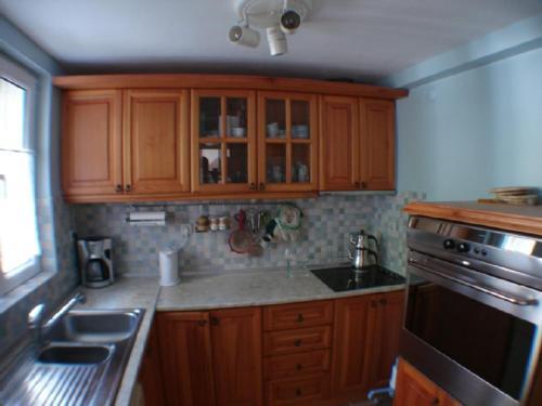 Large House Top Location (Only 100m To The Beach)
