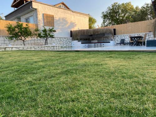 M�stakil Havuzlu Villa