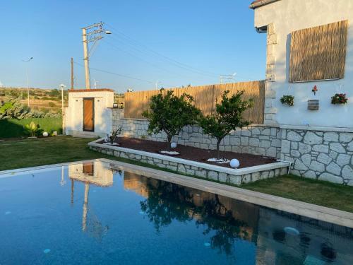 M�stakil Havuzlu Villa