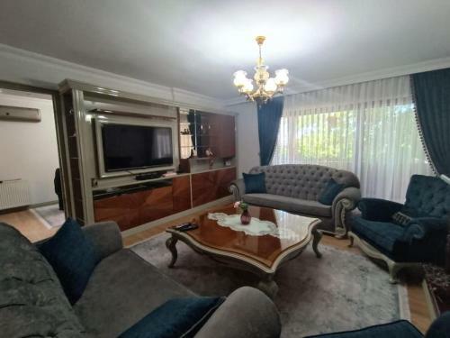 Luxury Pa?ak�y Triplex Villa + Grand Garden