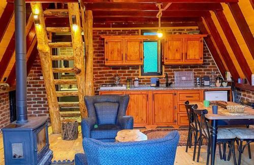 Hostal Cozy Bungalow W Jacuzzi & Pool In Sapanca