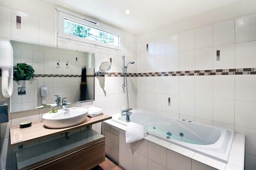 Hotel Logis Le Quai Fleuri