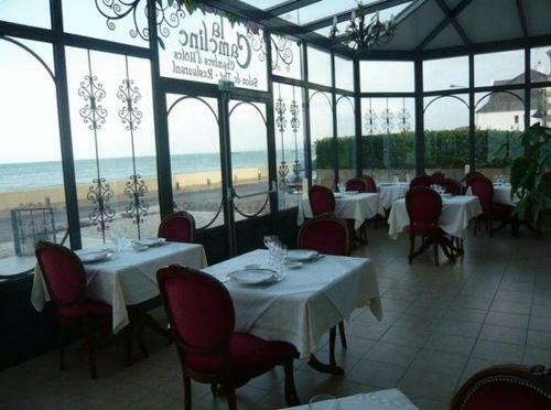 Hostal La Cameline