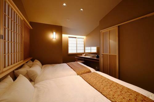 Hostal ?? ????