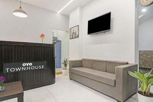 Hotel Oyo Townhouse 1033 Ameerpet