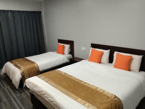 One World Hotel