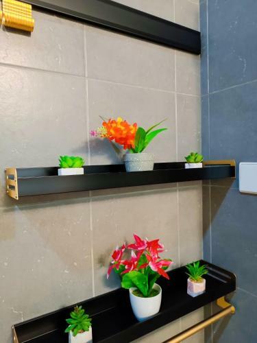 Amazing 4 Bedroom Townhouse With Ample Parking