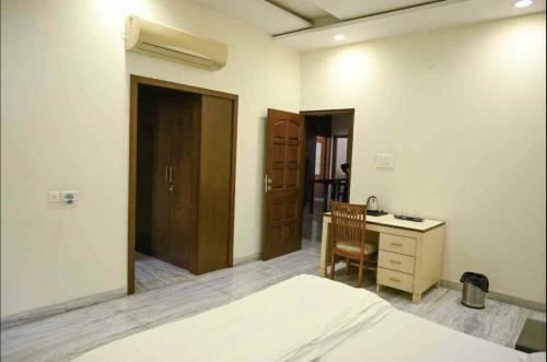 Hostal The Sanidhya Cottage