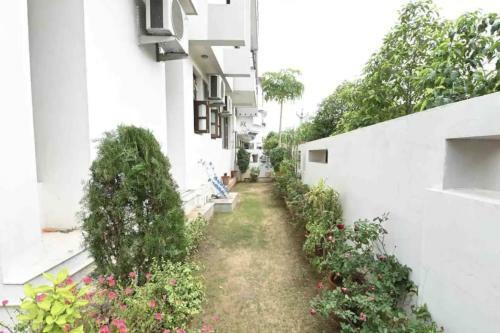 Hostal The Sanidhya Cottage