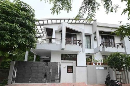 Hostal The Sanidhya Cottage