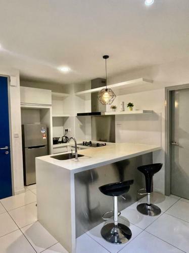 Apartamento Skyhigh, Modern/cozy 2-bdr Apt @sutera Avenue