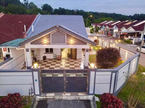 ?timber Homestay?mount Austin Johor Bahru