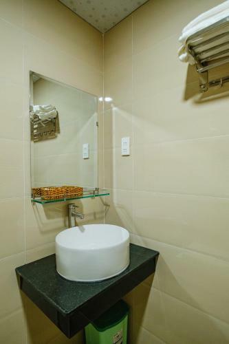 Hotel Kh�ch S?n Tre Vi?t 2