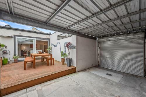Villa Staycentral - Richmond Residence