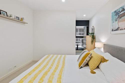 Chic City Apartment, Great Amenities And Location
