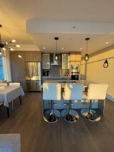 Apartamento Modern And Spacious 2 Bedroom Downtown Suite With Ocean Views