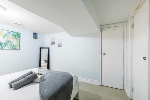 Spacious 2br Apartment With Netflix - Near Trinity Bellwoods Park