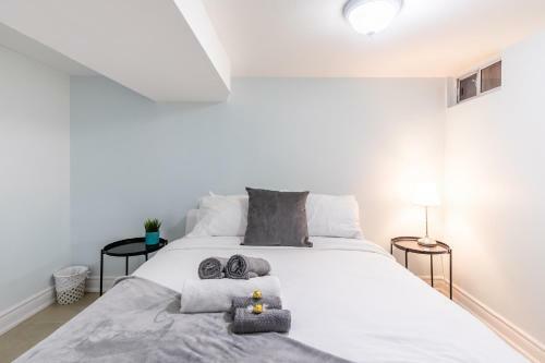 Spacious 2br Apartment With Netflix - Near Trinity Bellwoods Park