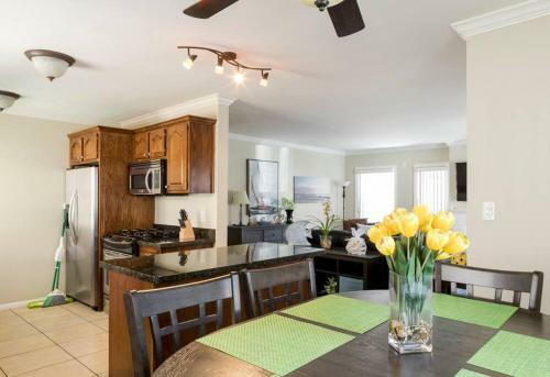 Apartamento 2bd/2ba In Belmont Shores! Close To Everything!