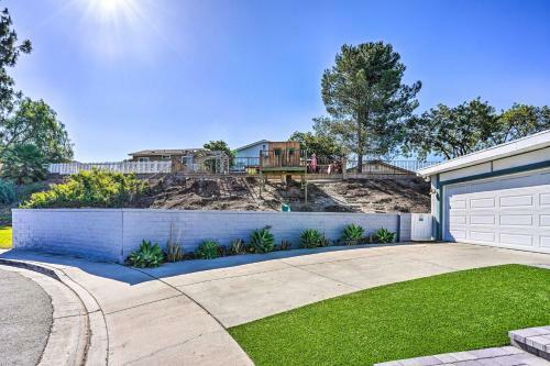 Orange County Abode With Fire Pit And Backyard!