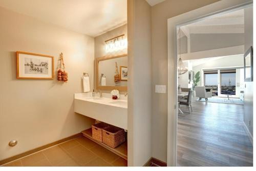 Salty Sister 2bdrm Condo A1 5