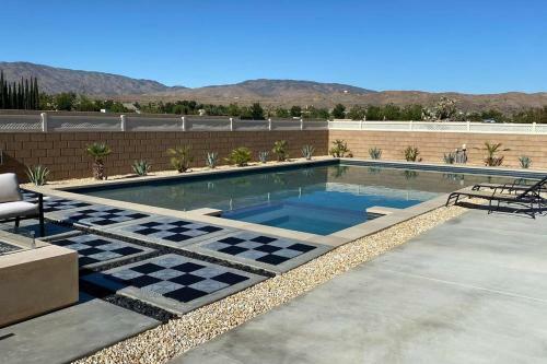 Villa Palmdale Paradise Palace / Special Event Venue