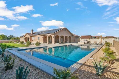 Villa Palmdale Paradise Palace / Special Event Venue