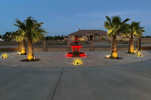 Villa Palmdale Paradise Palace / Special Event Venue