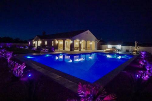 Villa Palmdale Paradise Palace / Special Event Venue