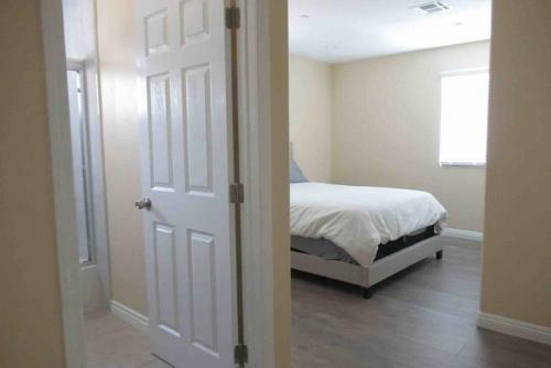Cheerful 4-bedroom New House With Parking