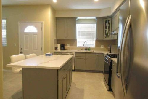 Cheerful 4-bedroom New House With Parking