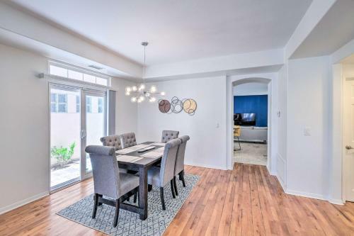 Chic Home With Patios, Steps To Oceanside Beach