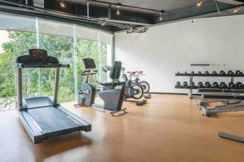 Luxury Ph Studio With Priv Rooftop Pool Gym