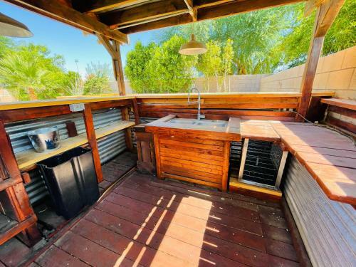 Palm Desert Retreat With Private Pool, Spa, And Bar!