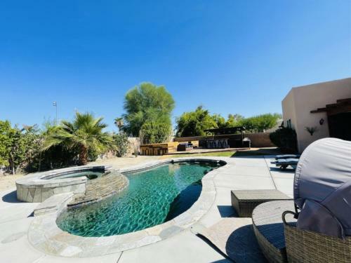 Palm Desert Retreat With Private Pool, Spa, And Bar!